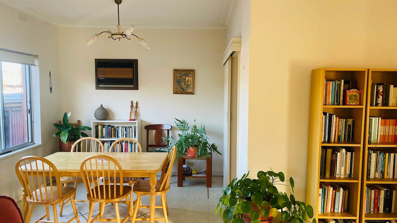 Room in a share house