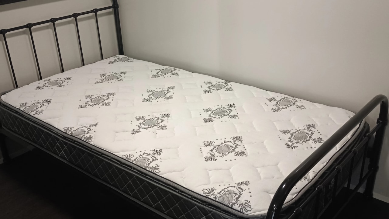 Furnished room studio flat for rent