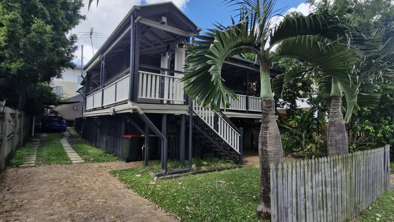 Whole property with 2 rooms for rent