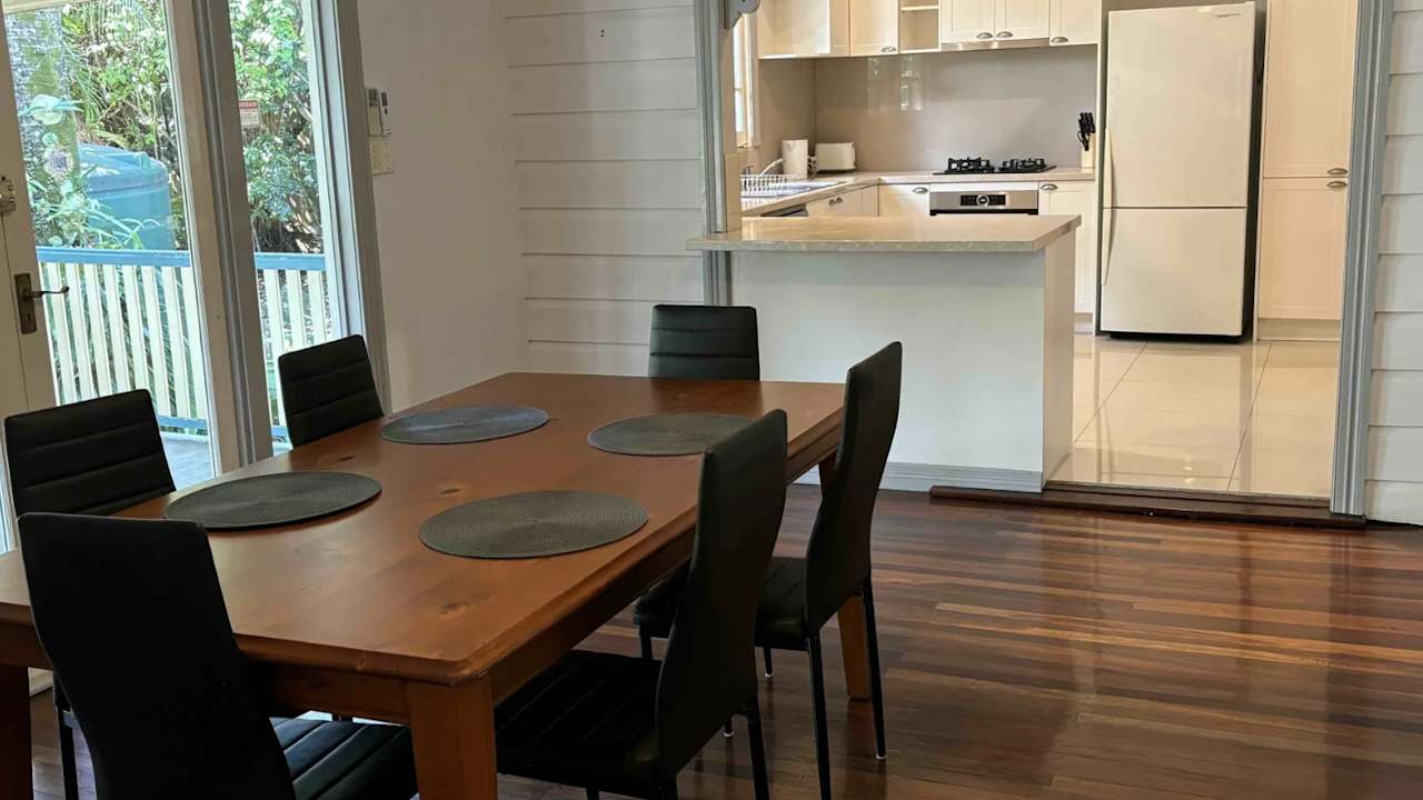 Room in a share house