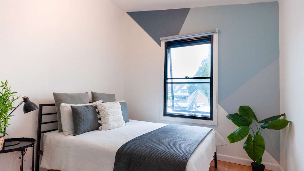 Furnished room in a share house
