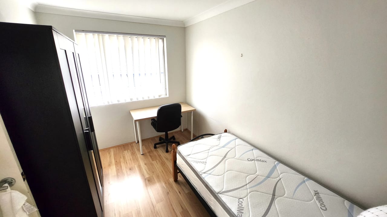 Furnished room in a flatshare