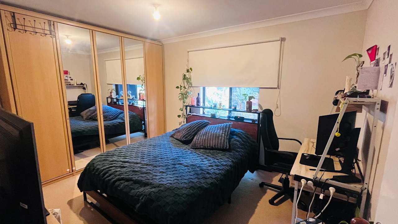 Furnished room in a share house