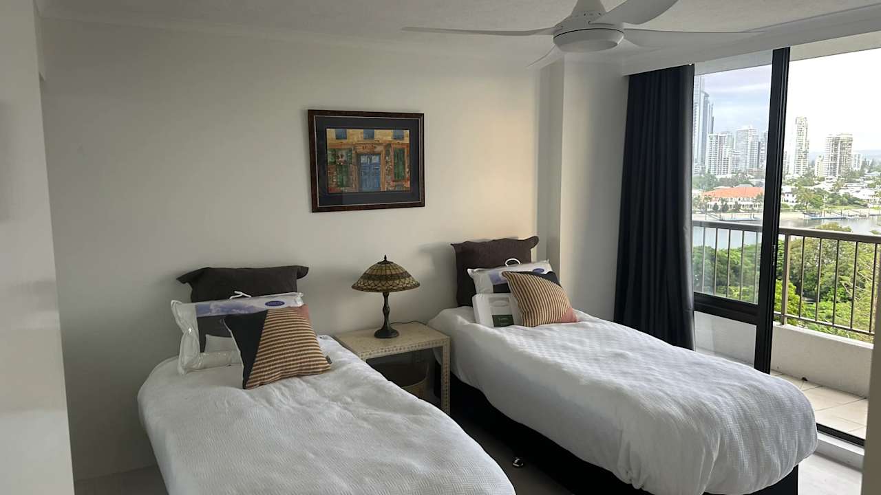 Furnished room in a flatshare