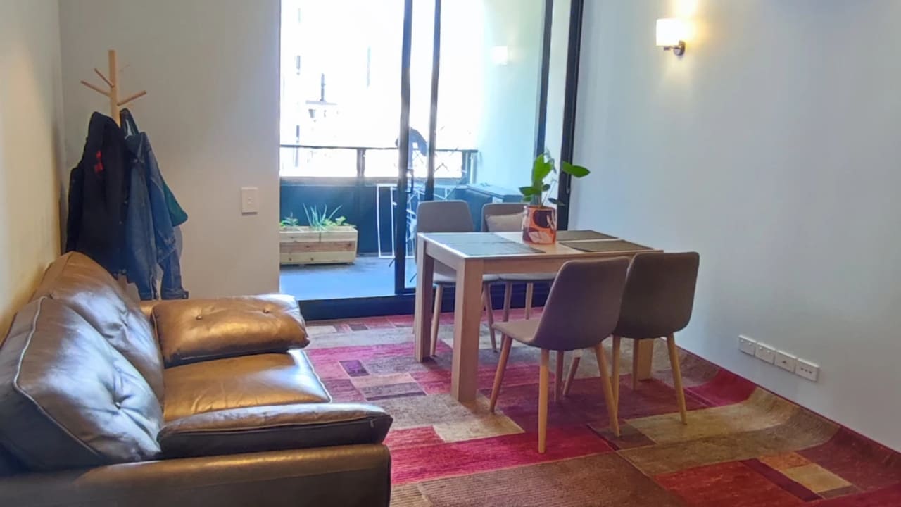 Furnished room in a flatshare