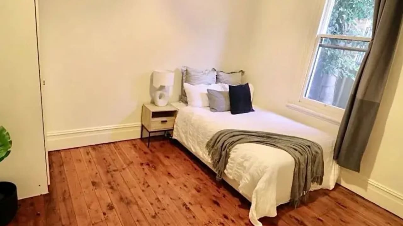 Room in a share house