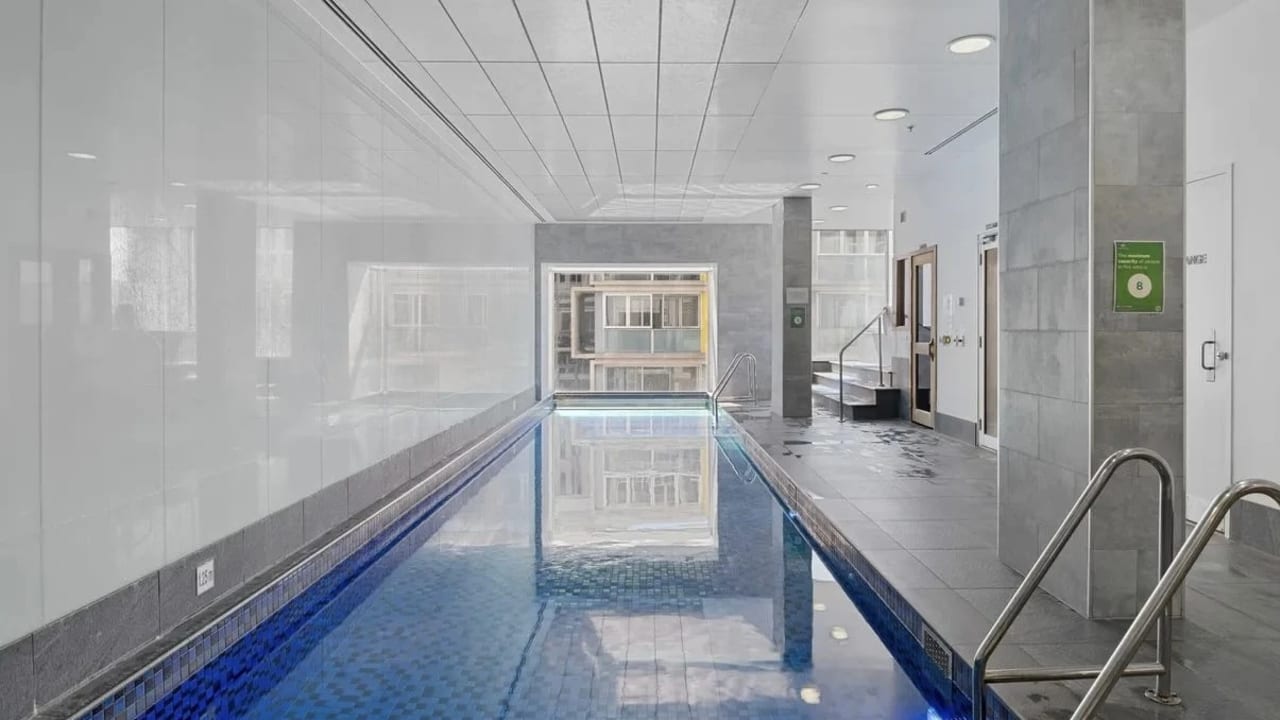 Furnished room in a flatshare