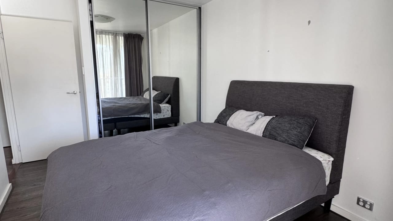 Furnished room in a flatshare
