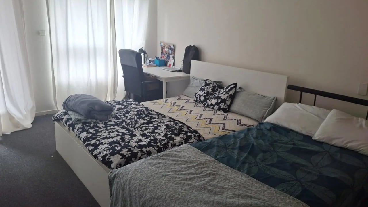 Furnished room with ensuite in a flatshare