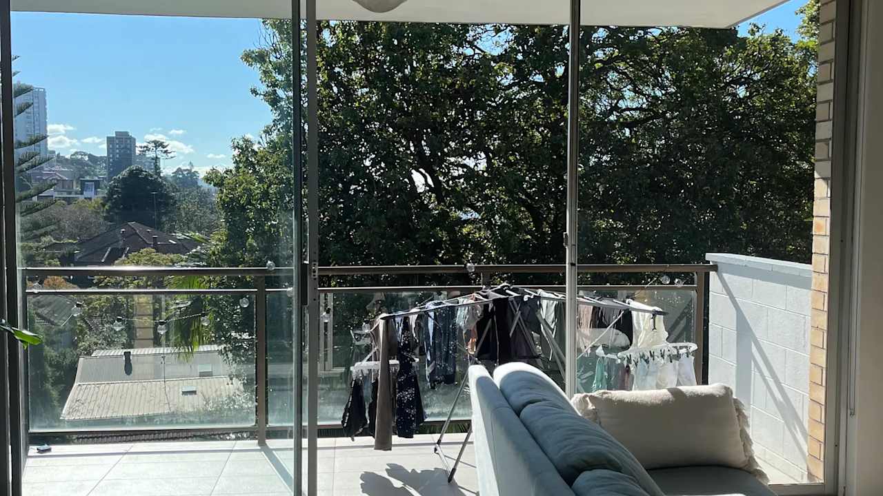 Furnished room in a flatshare