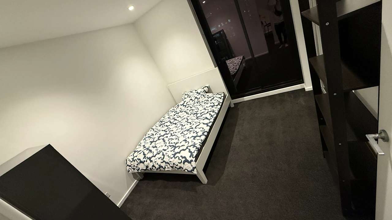 Furnished room in a flatshare