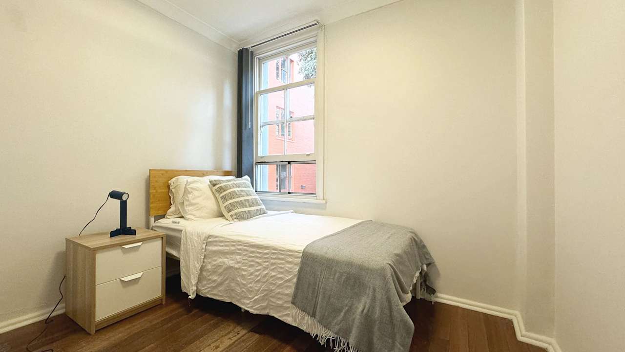 Furnished room in a share house
