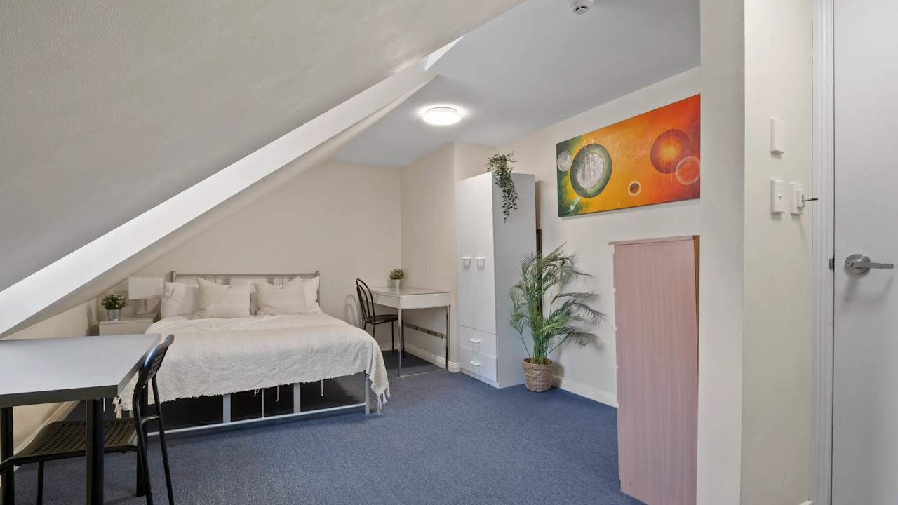 Furnished room in a share house