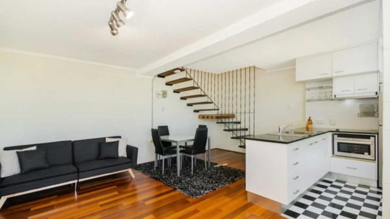 Furnished room with ensuite in a flatshare