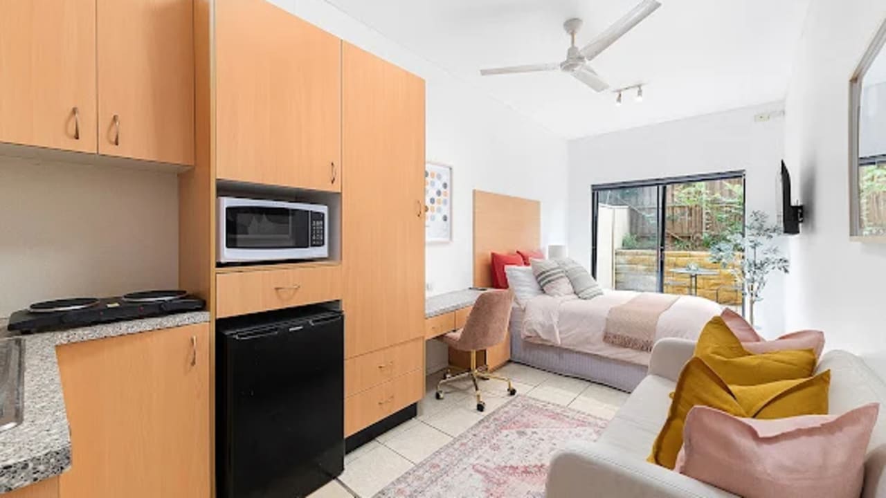Room studio flat for rent