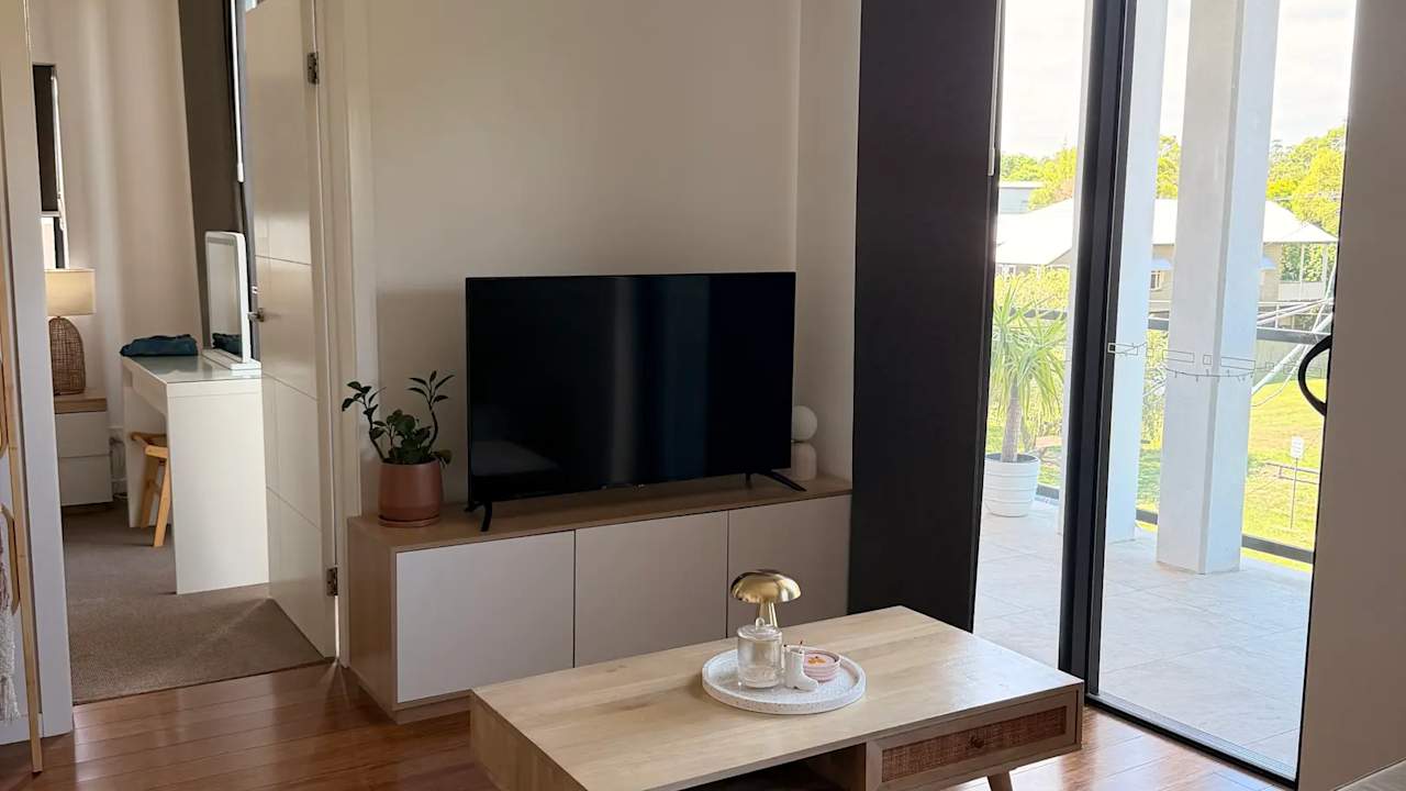 Unfurnished room with own bathroom