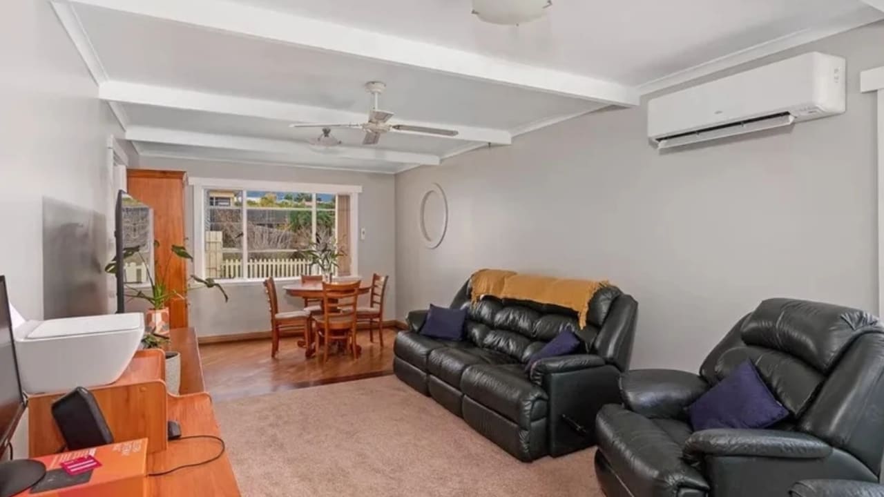 Whole property with 3 rooms for rent