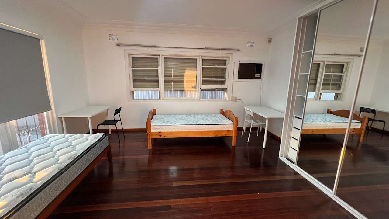 Furnished room in a share house