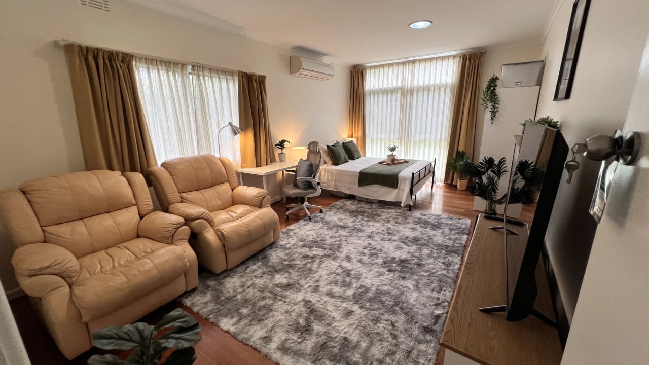 Furnished room in a share house