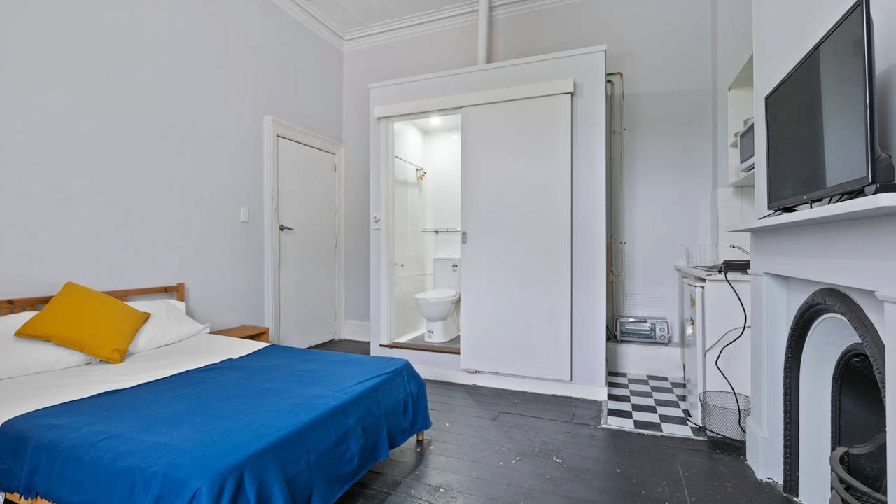 Furnished room studio flat for rent