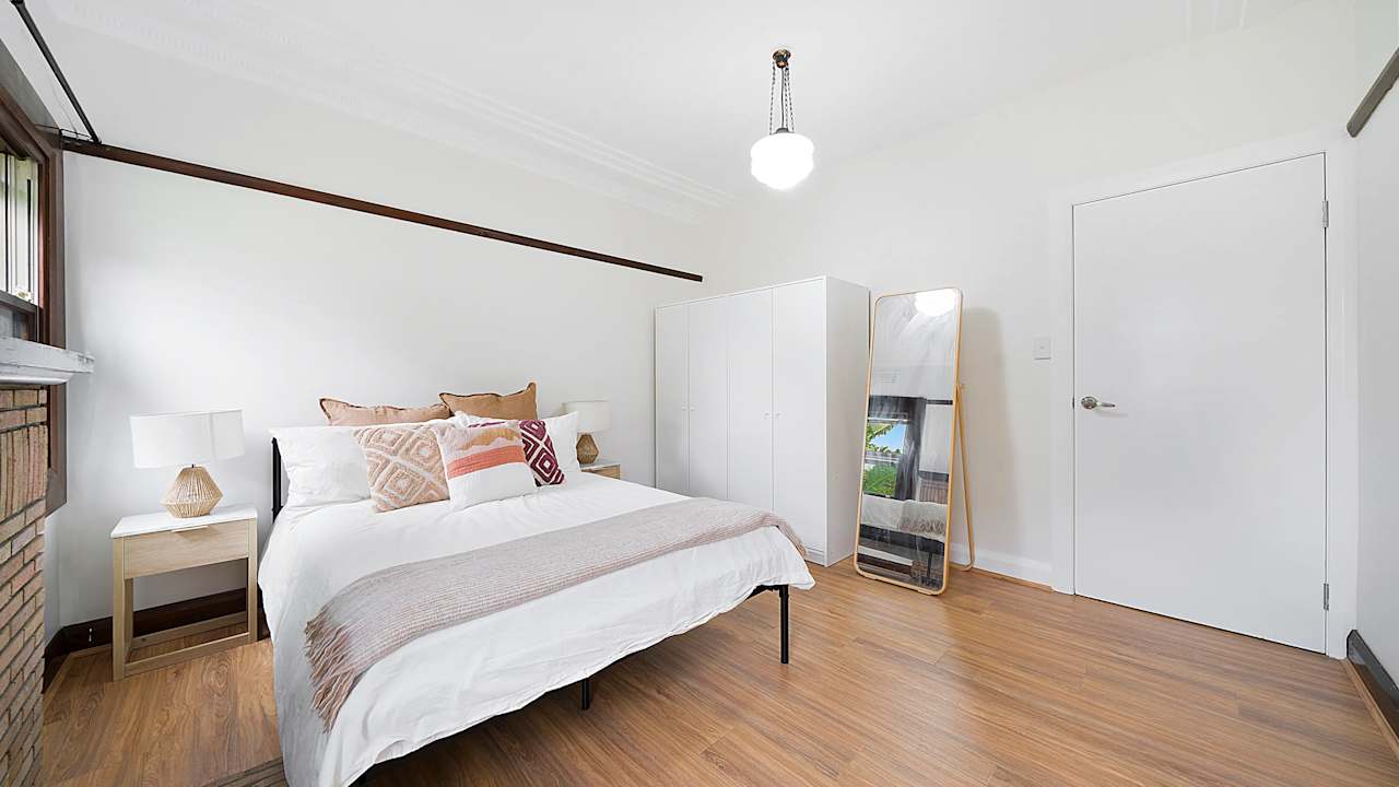 Room in a share house
