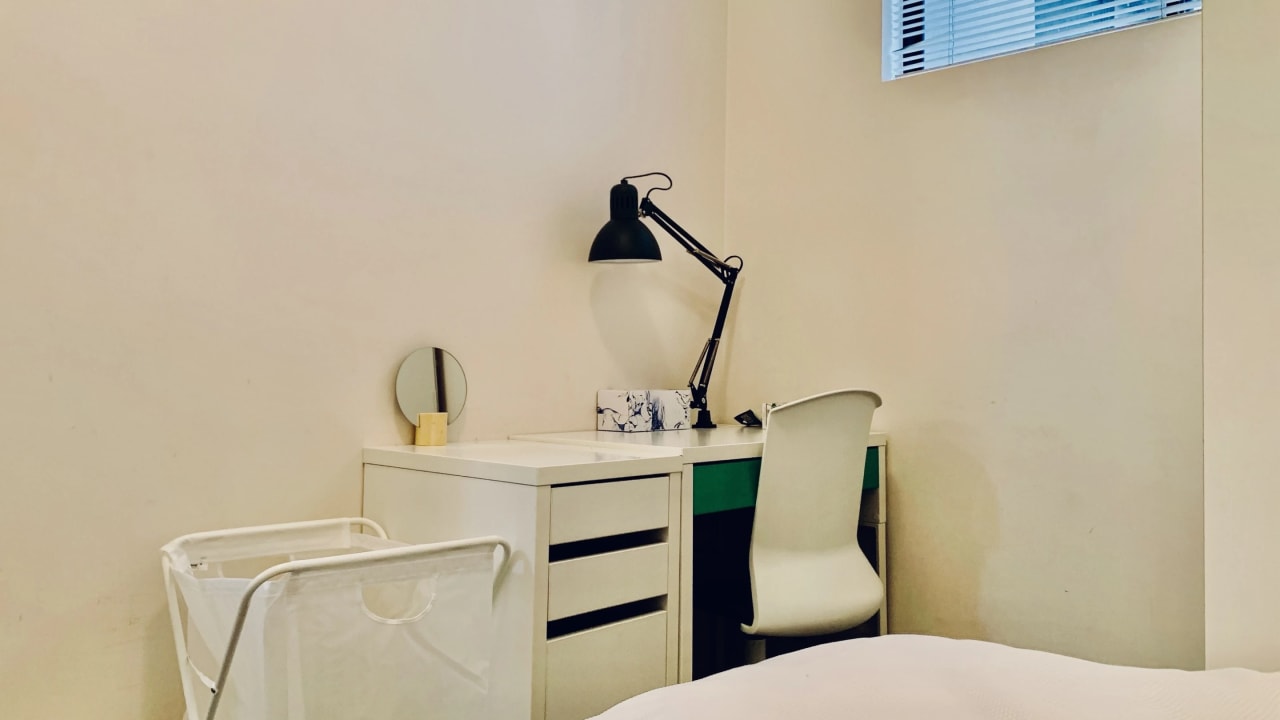 Furnished room in a share house