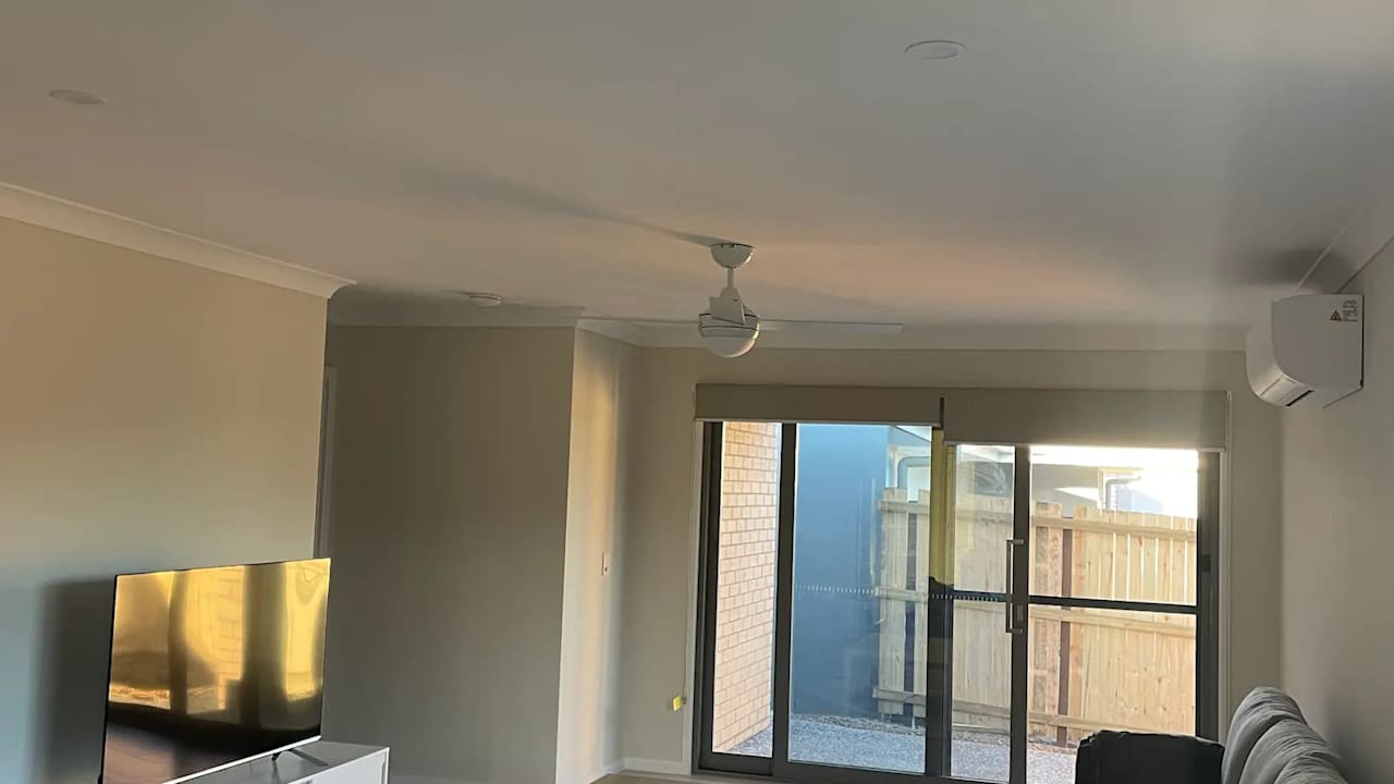 Room in a share house