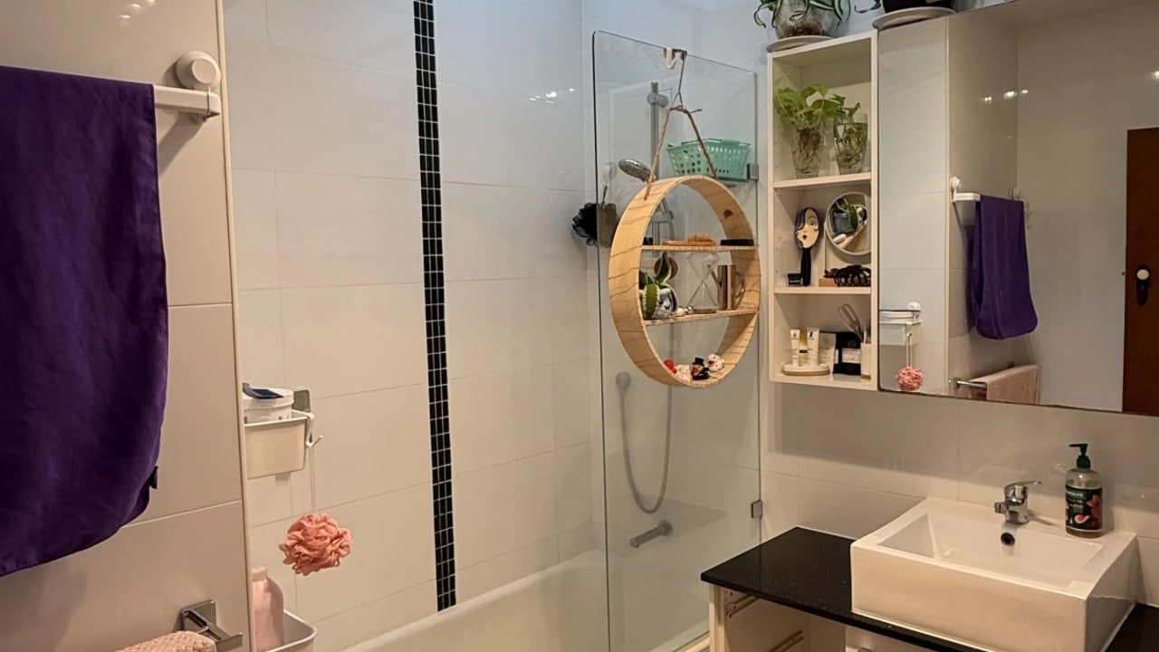 Room in a share house