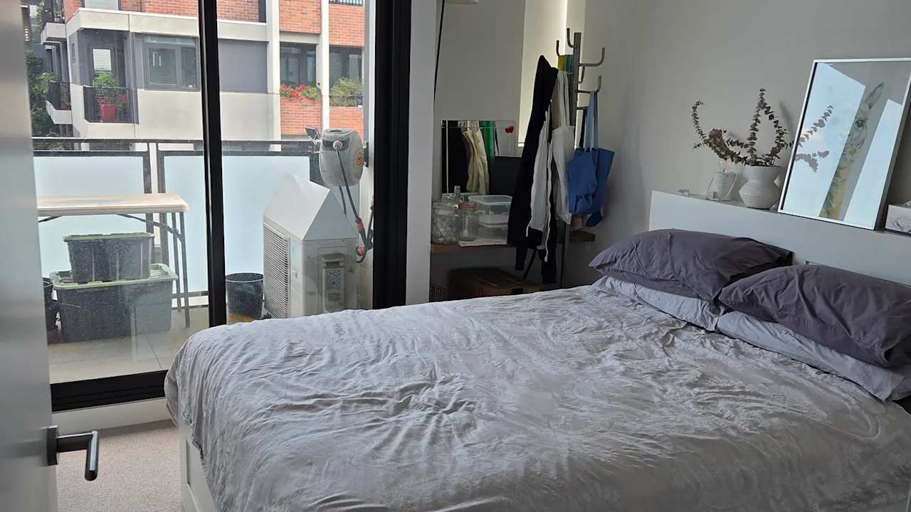 Furnished room with own bathroom