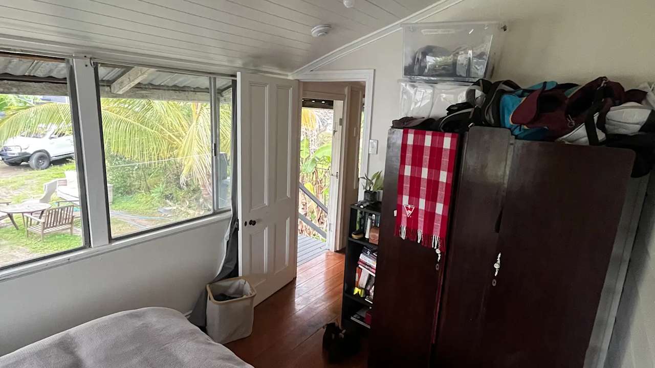 Room in a share house