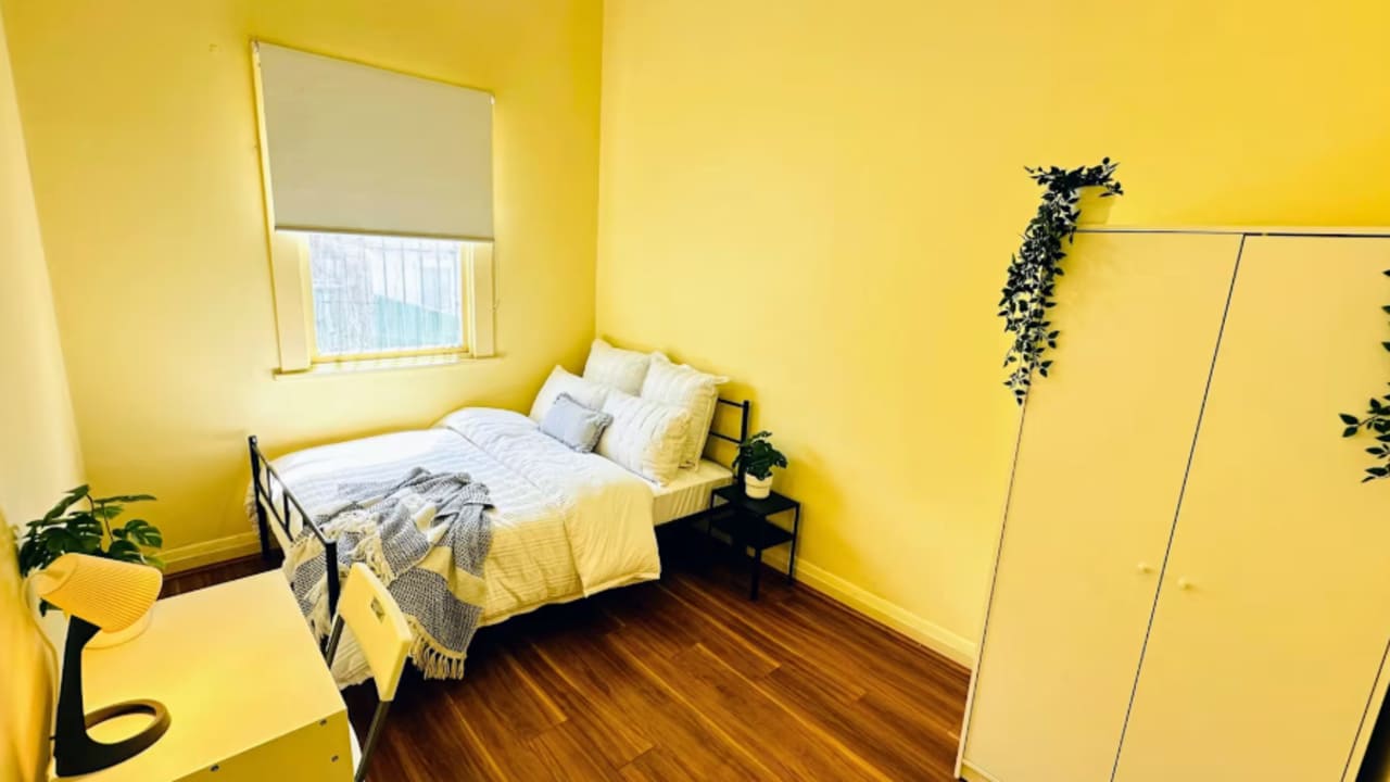 Furnished room in a flatshare