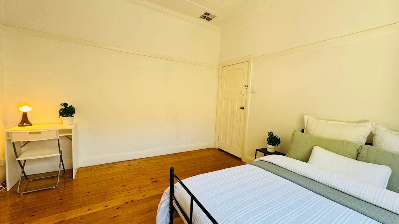 Furnished room in a share house