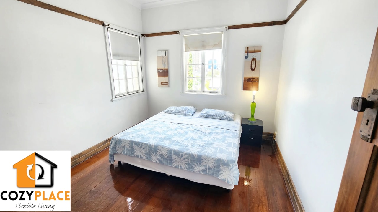 Furnished room in a flatshare