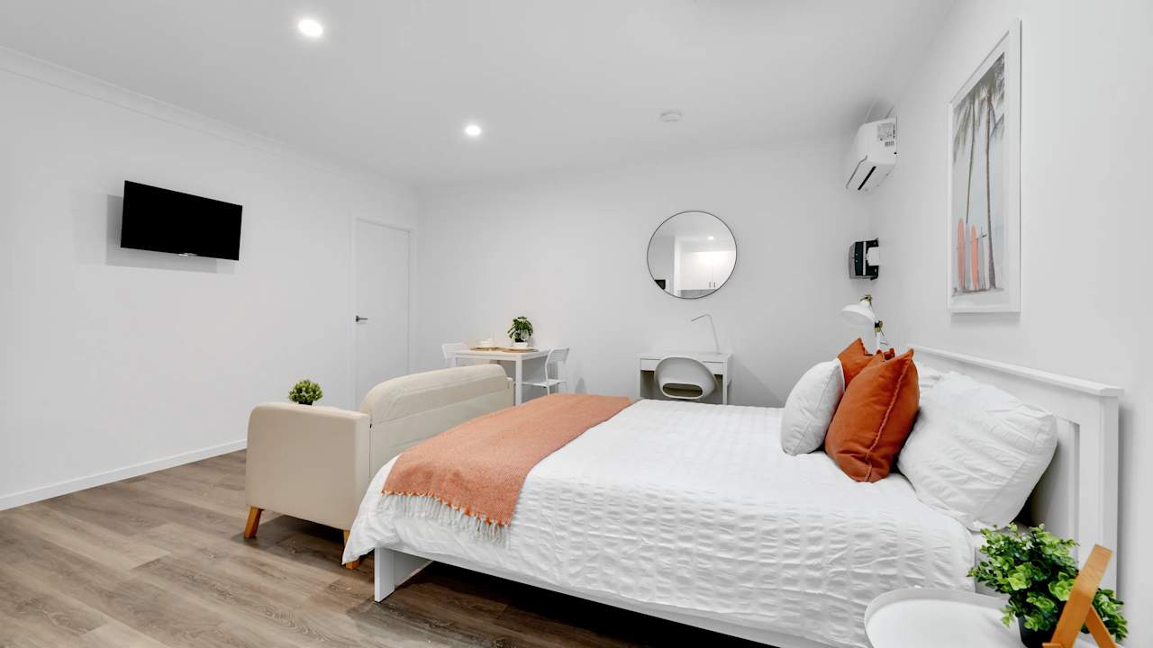 Furnished room with own bathroom