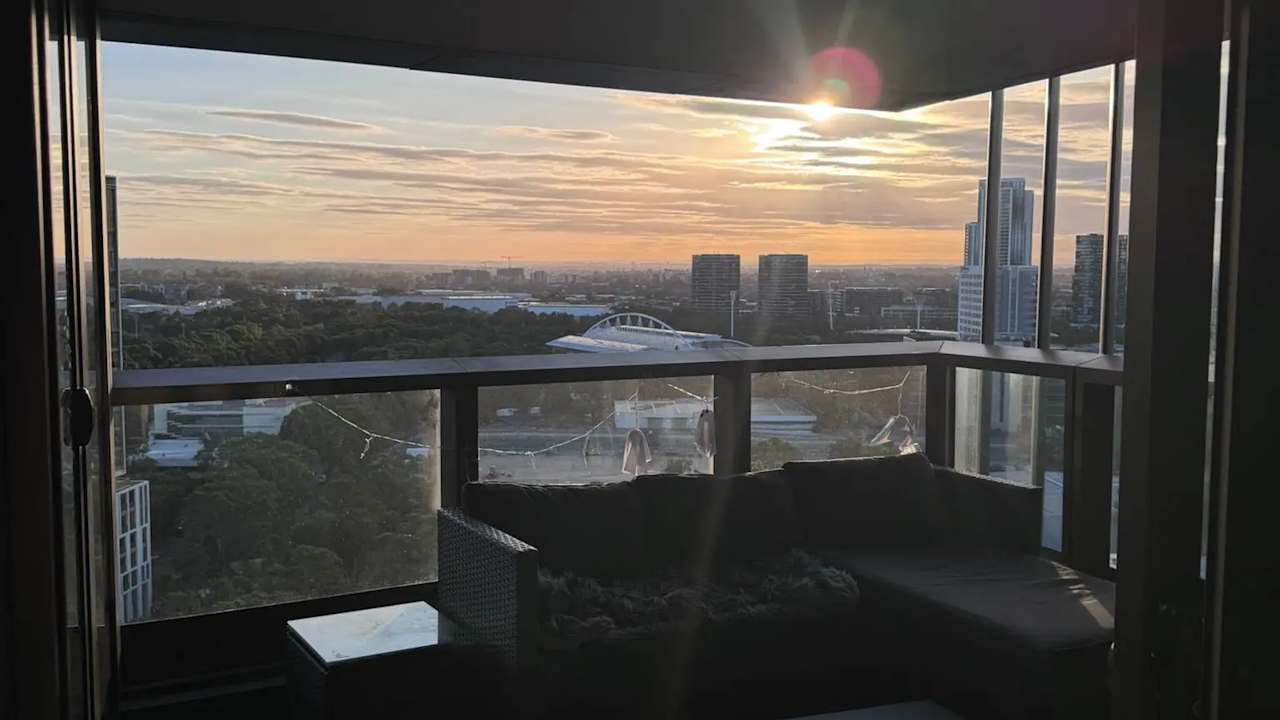 Furnished room with ensuite in a flatshare