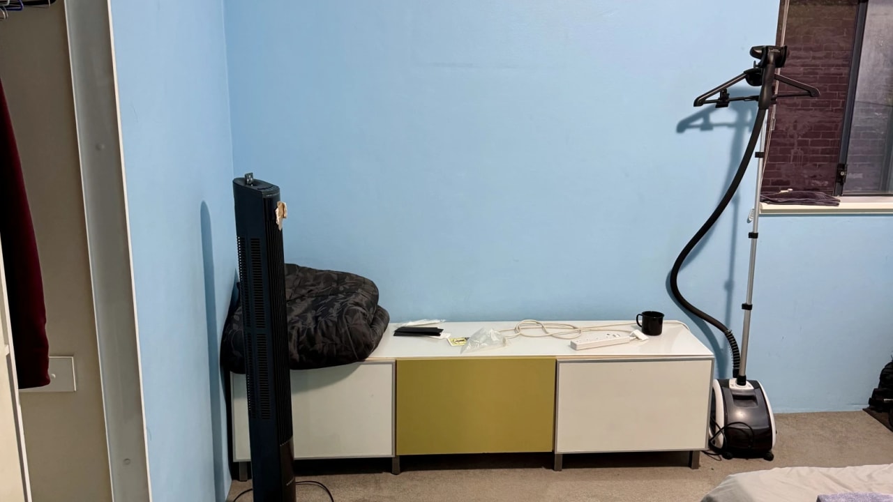 Room in a share house