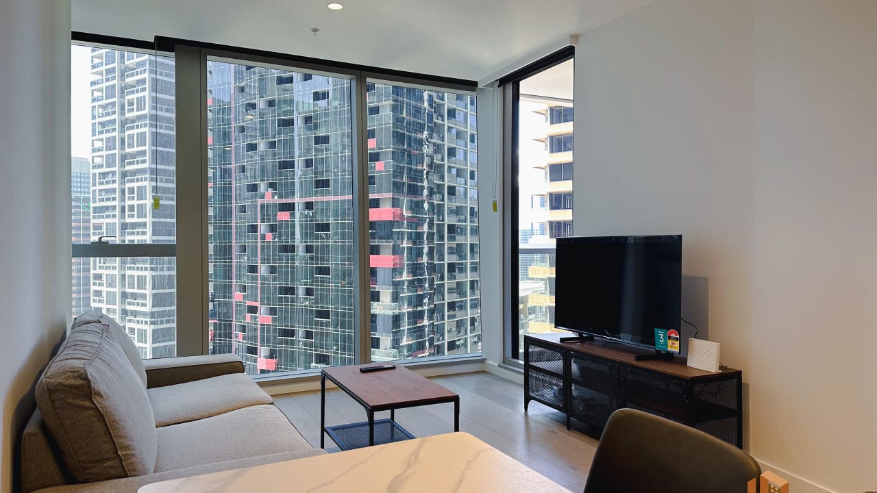 Furnished room with ensuite in a flatshare
