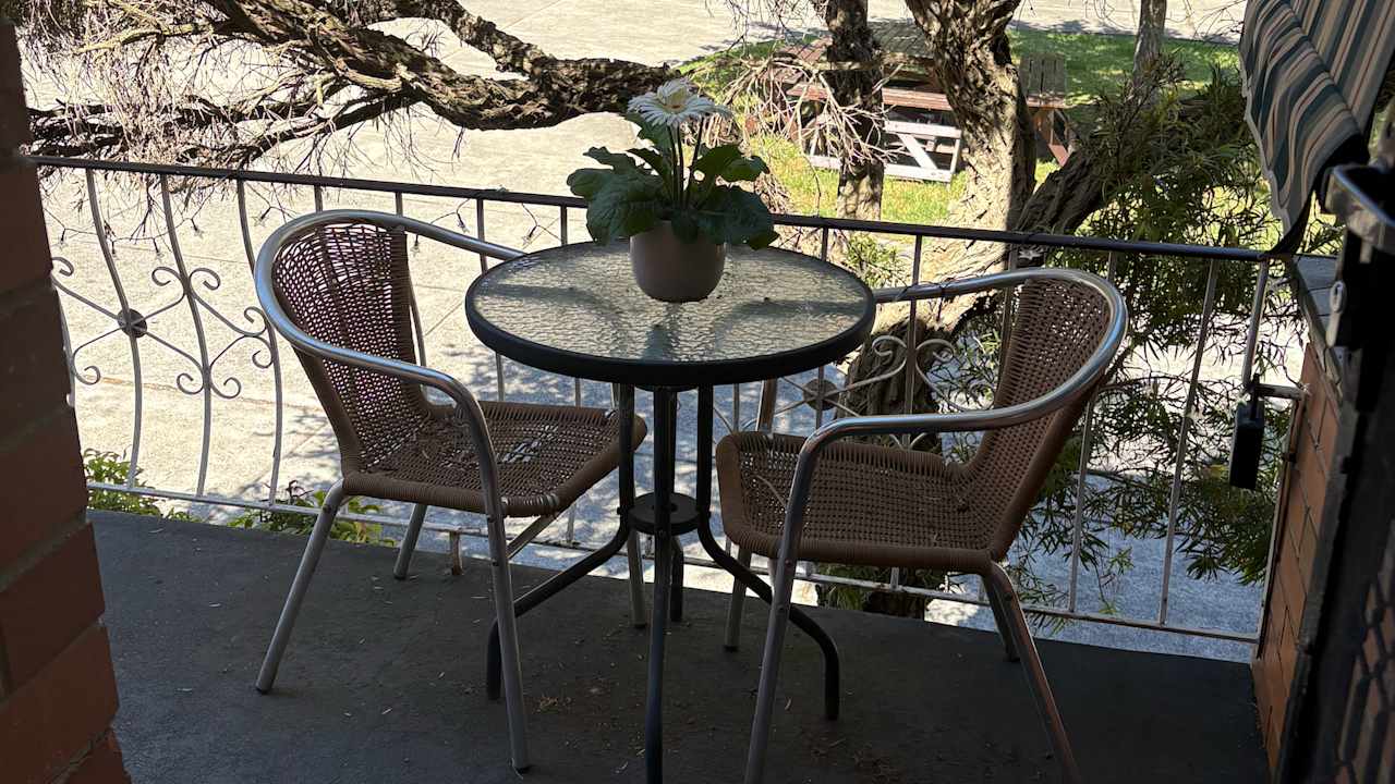 Unfurnished room in a flatshare