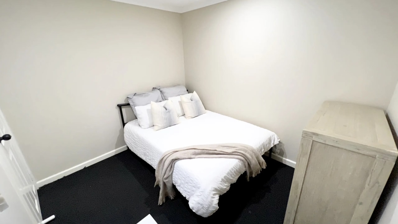 Room in a share house