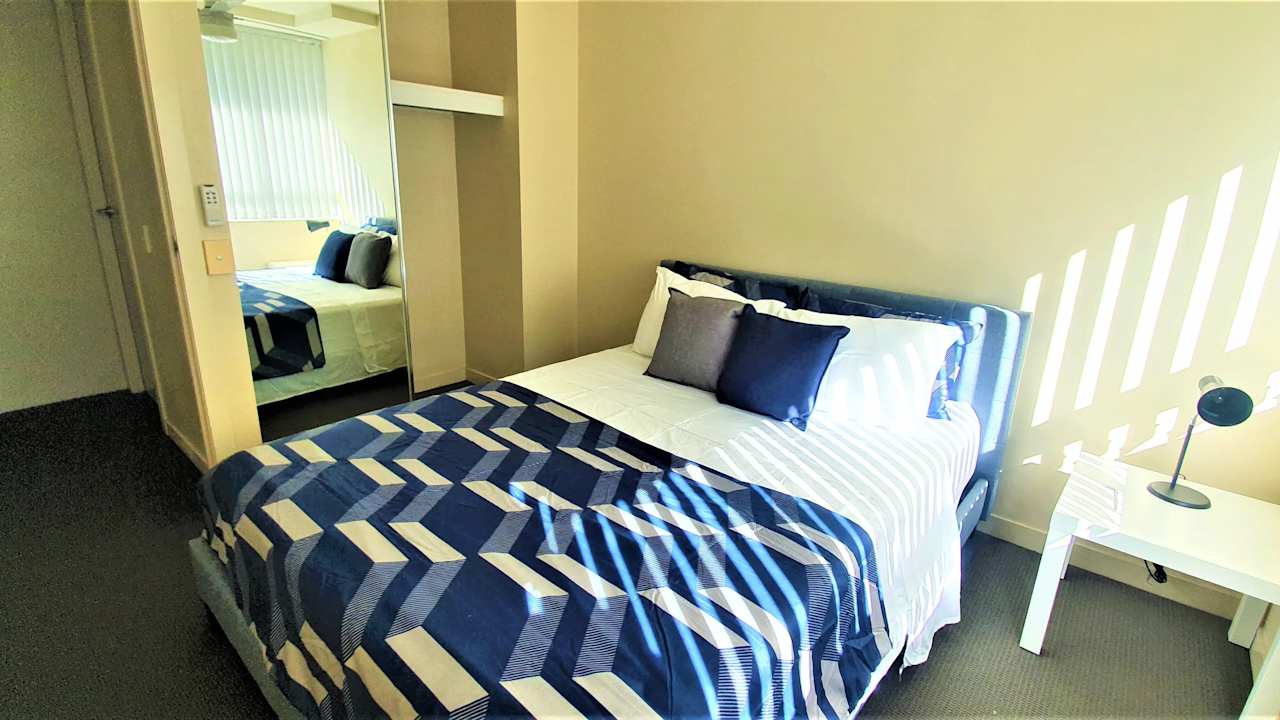 Furnished room in a flatshare