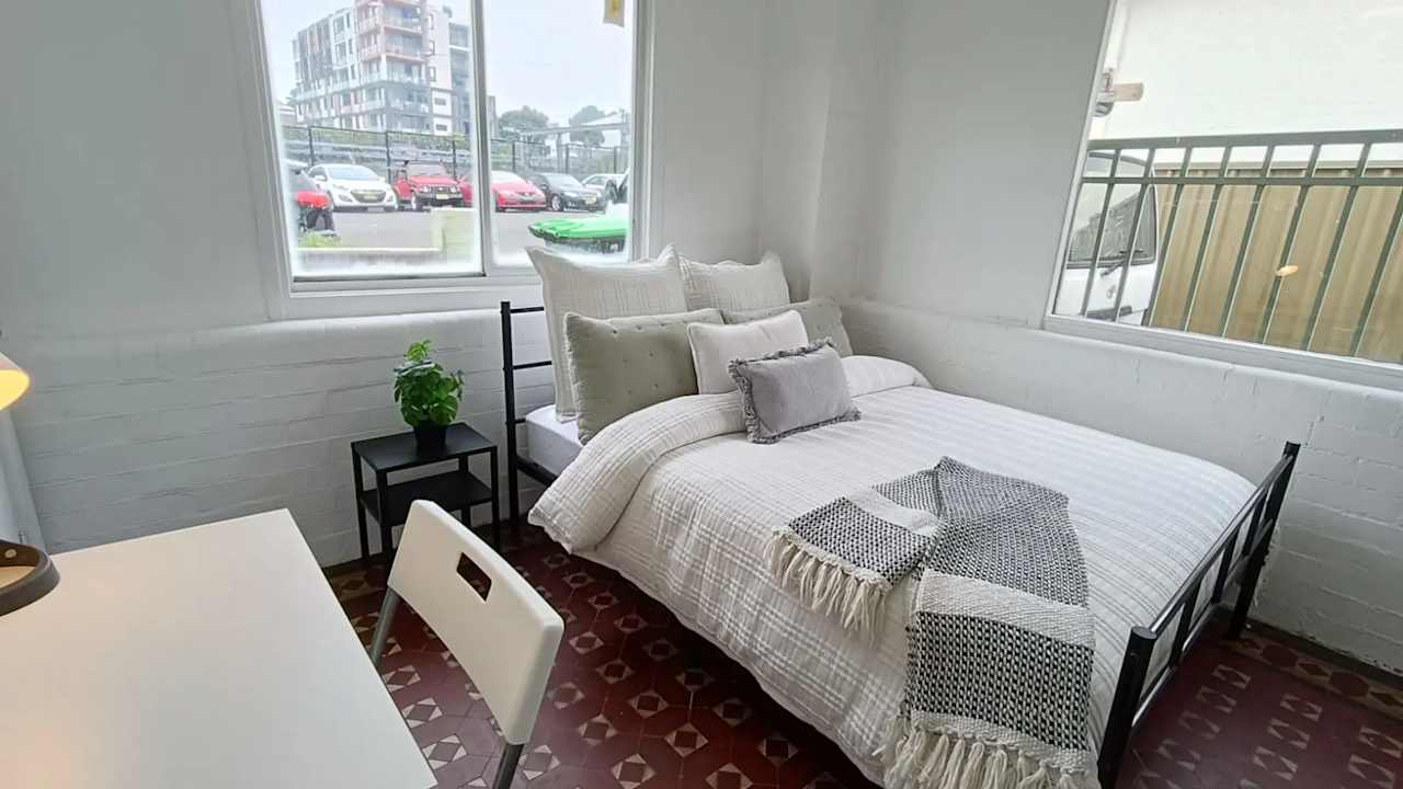 Furnished room in a flatshare