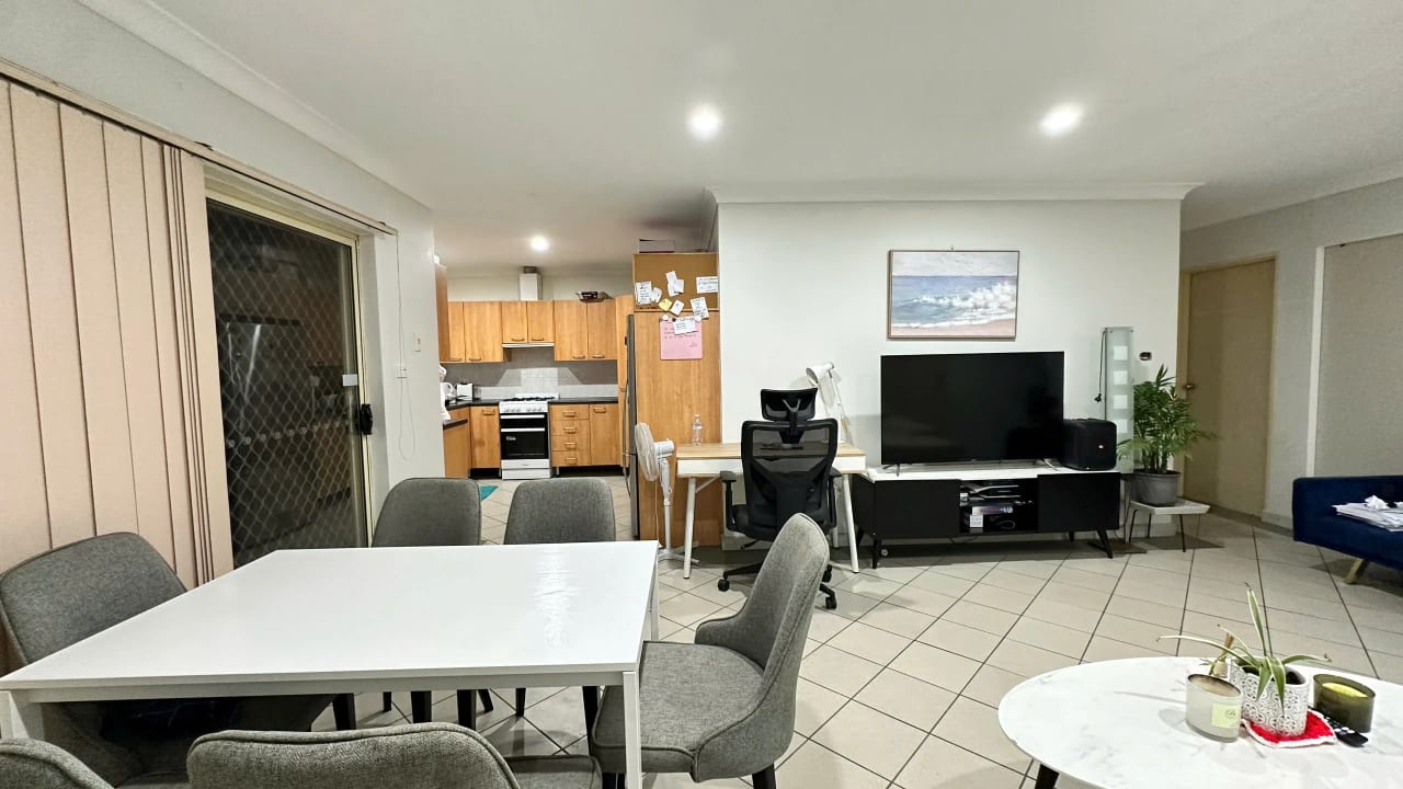 Furnished room in a share house