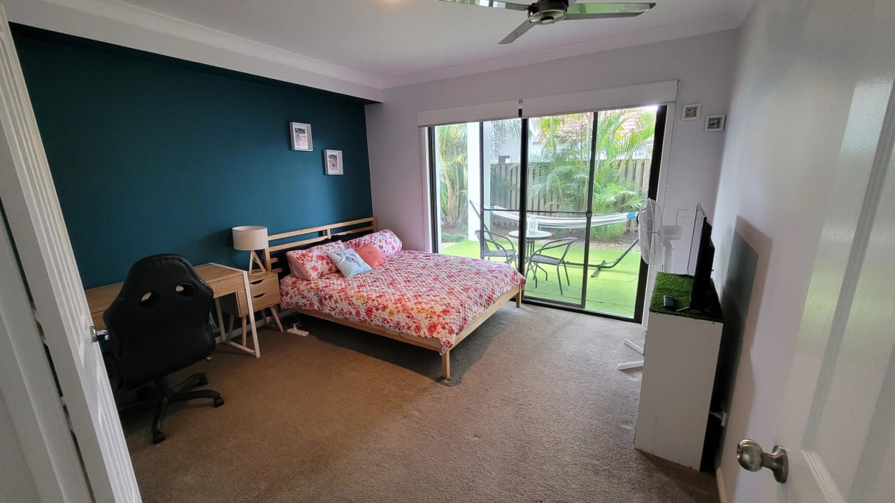 Furnished room in a share house