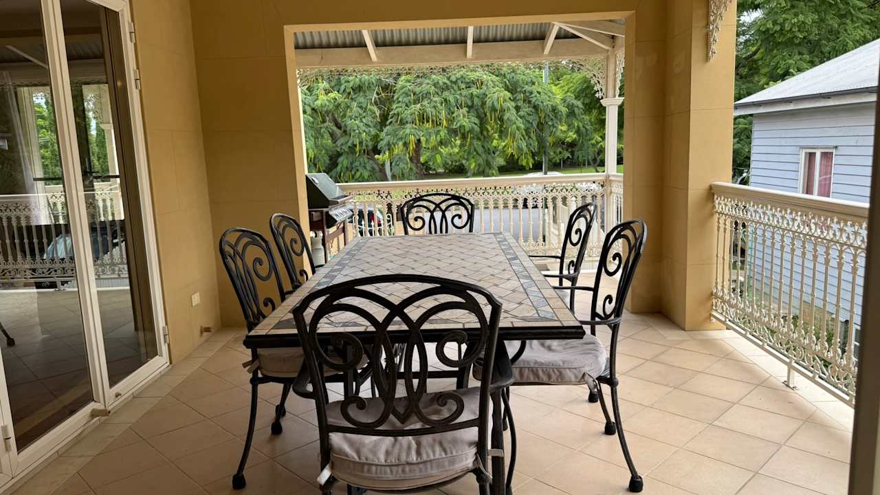 Whole property with 2 rooms for rent