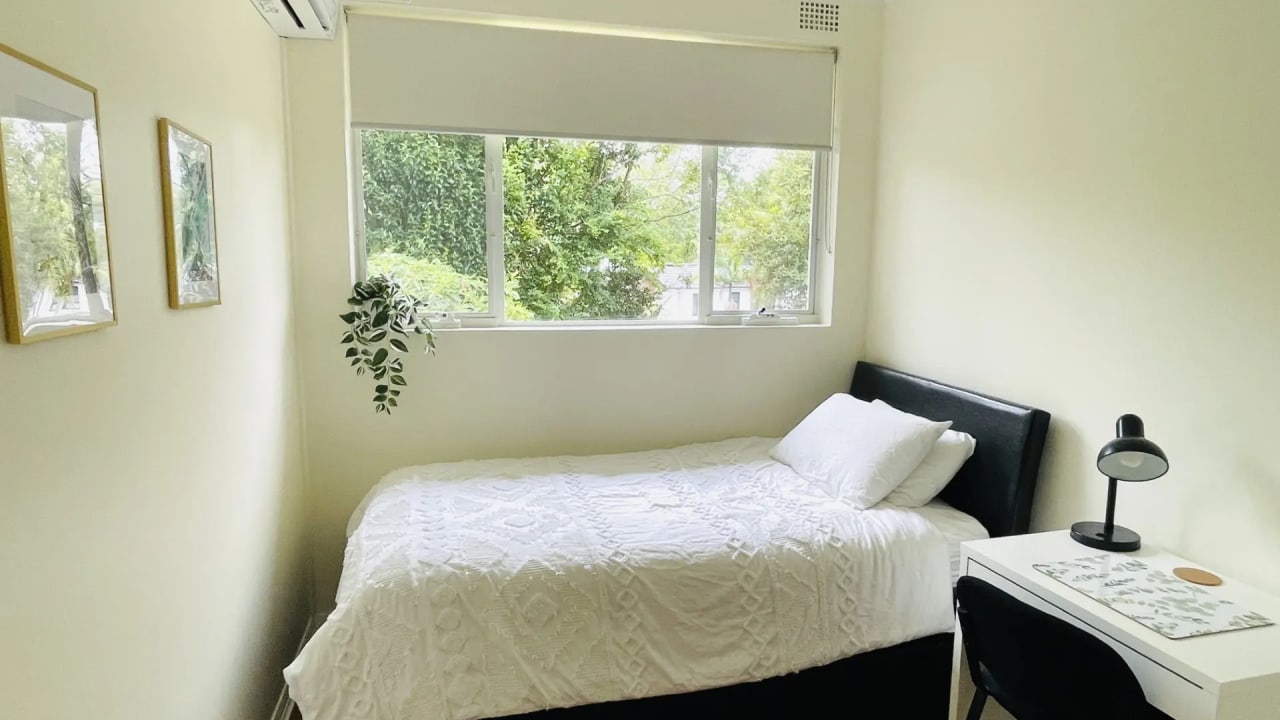Furnished room in a share house