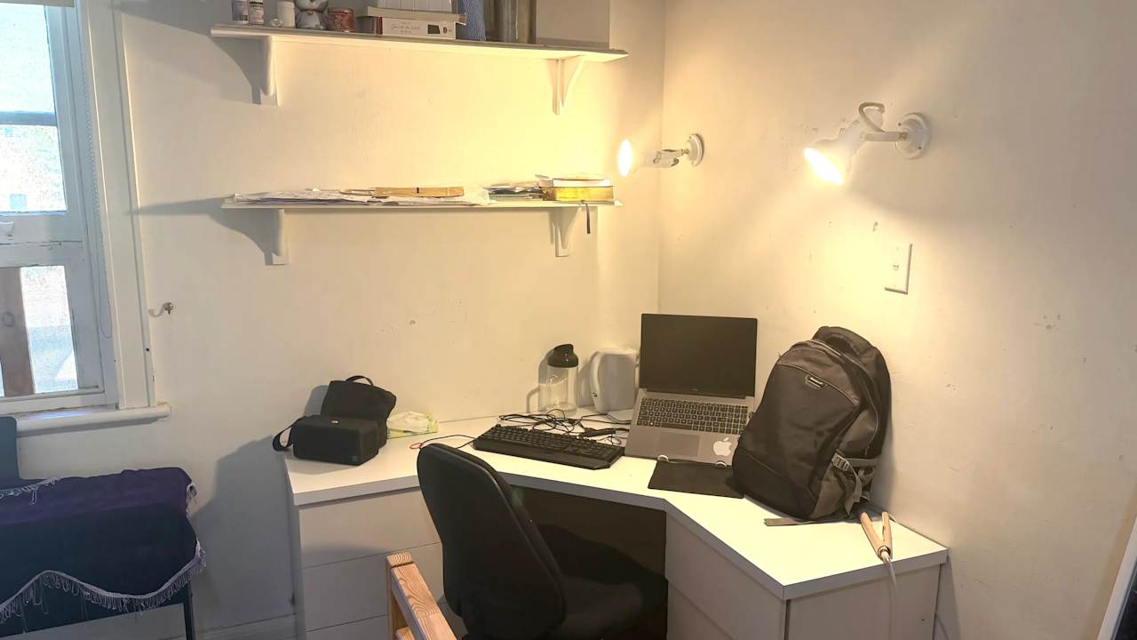 Furnished room in a share house