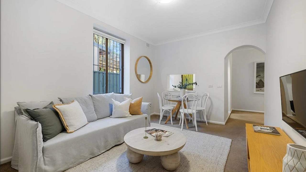 Whole property with 2 rooms for rent