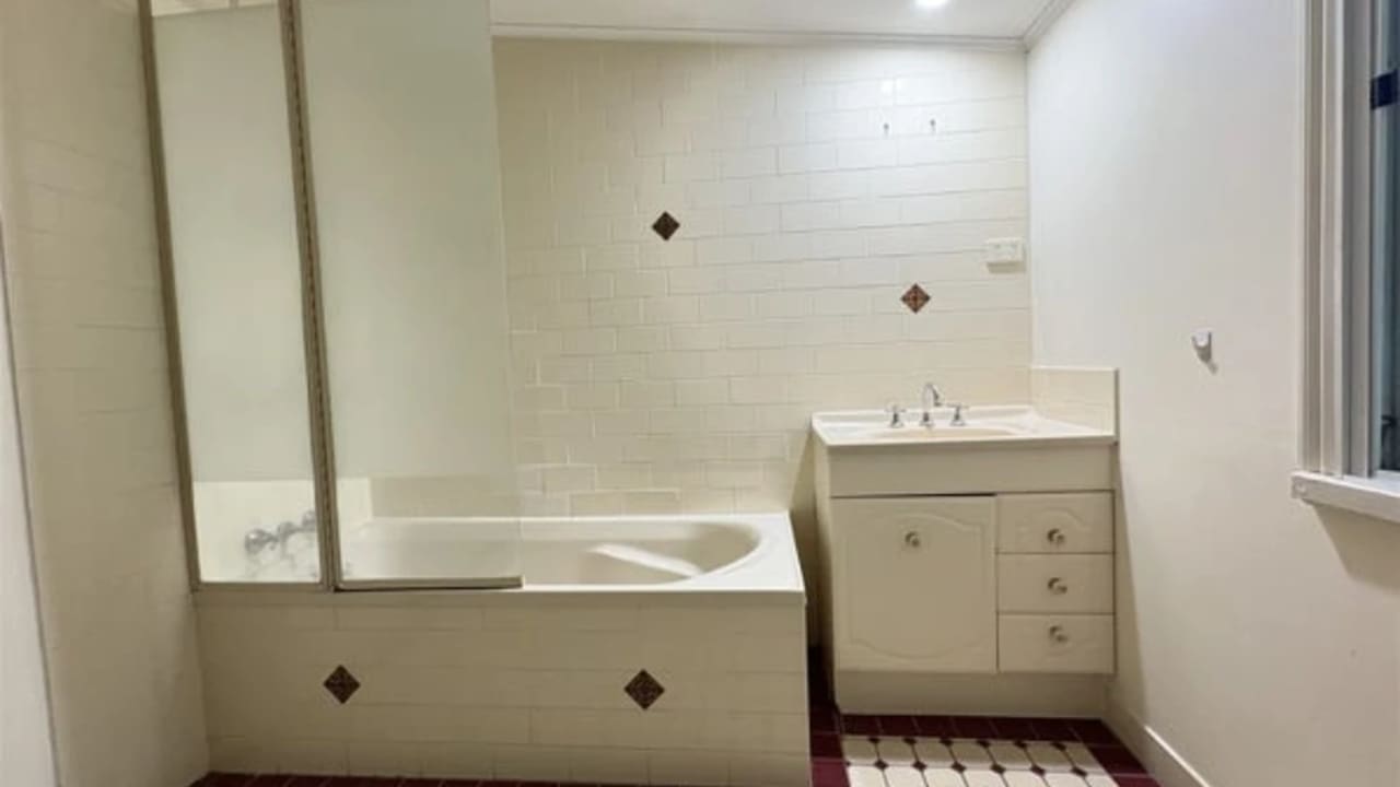 Unfurnished room in a share house