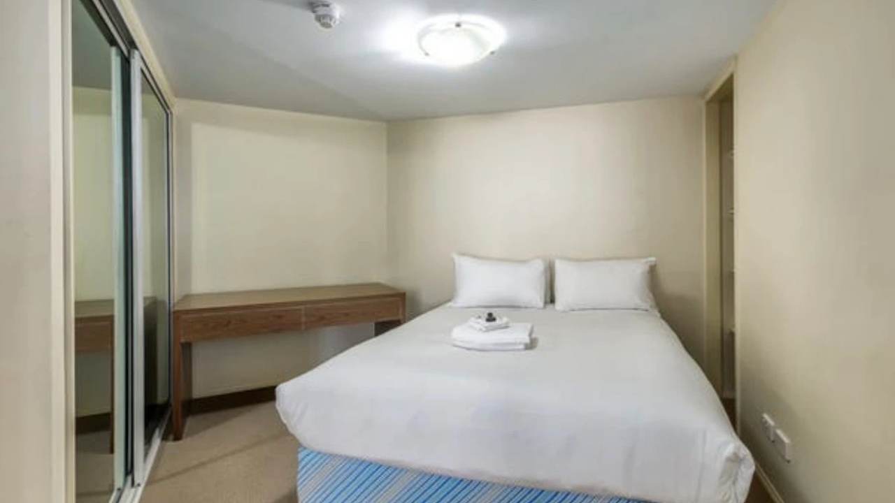 Furnished room in a share house