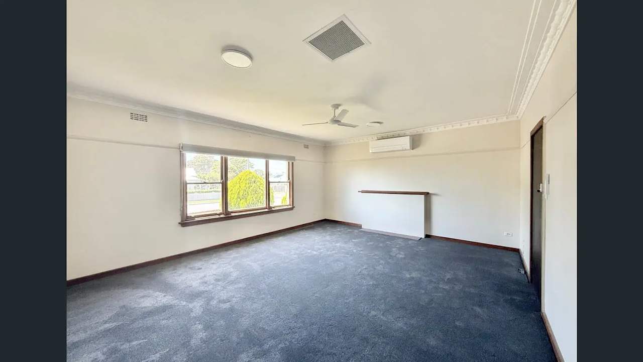 Unfurnished room in a share house